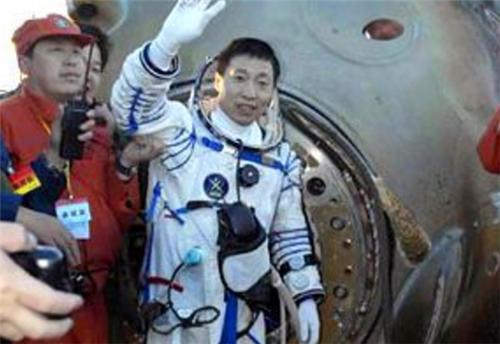 苏联宇航员爆料外星人视频,震撼外星人视频曝光